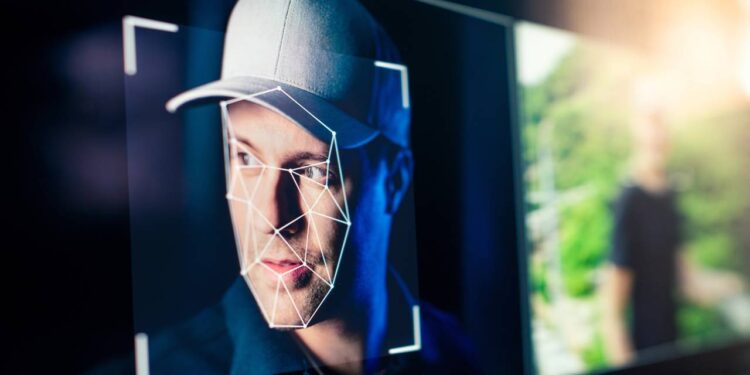 Técnica digital que gera vídeos e áudios realistas aumentando o risco de desinformação. - Créditos: depositphotos.com / terovesalainen