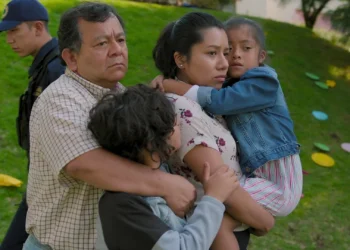 Conflitos humanos que revelam dilemas morais e decisões difíceis - Créditos: Netflix