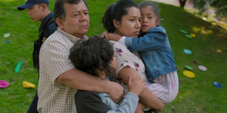 Conflitos humanos que revelam dilemas morais e decisões difíceis - Créditos: Netflix