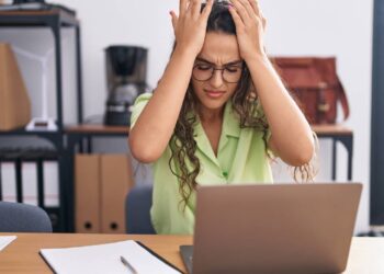 Técnicas simples que auxiliam na redução do stress diário. - Créditos: depositphotos.com / Krakenimages.com