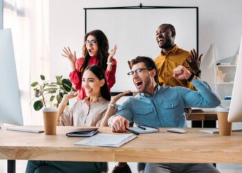 Criatividade e liderança abrindo portas profissionais inesperadas. - Créditos: depositphotos.com / VitalikRadko