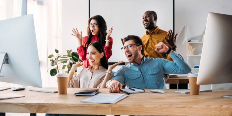 Criatividade e liderança abrindo portas profissionais inesperadas. - Créditos: depositphotos.com / VitalikRadko