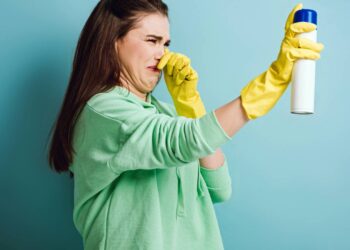 Como eliminar odores da casa de forma natural