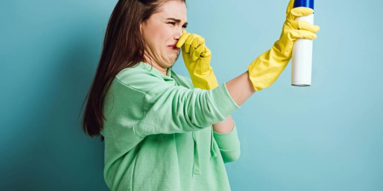 Como eliminar odores da casa de forma natural