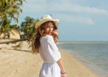 Estilo versátil que combina conforto e elegância para diferentes ocasiões - Créditos: depositphotos.com / YuliyaKirayonakBO