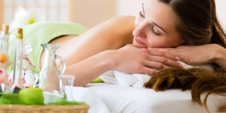 Os melhores óleos essenciais para fazer aromaterapia em casa