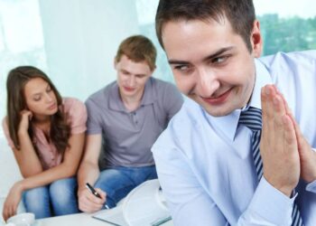 Ciclos de relacionamentos problemáticos guiados pelos traços de cada signo - Créditos: depositphotos.com / pressmaster