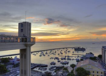 Turismo responsável integrando ecoturismo e vivências culturais autênticas. - Créditos: depositphotos.com / pedromoraesphotos