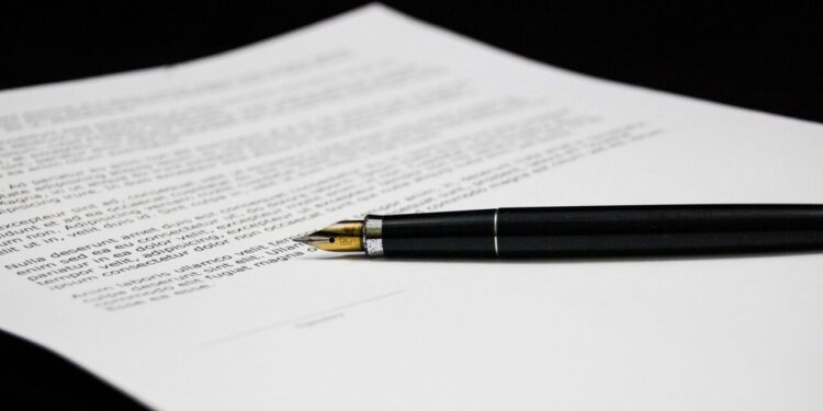 Como guardar documentos importantes em casa