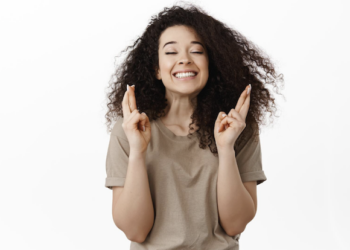 Aprenda a manter o pensamento positivo. Foto: FreePik