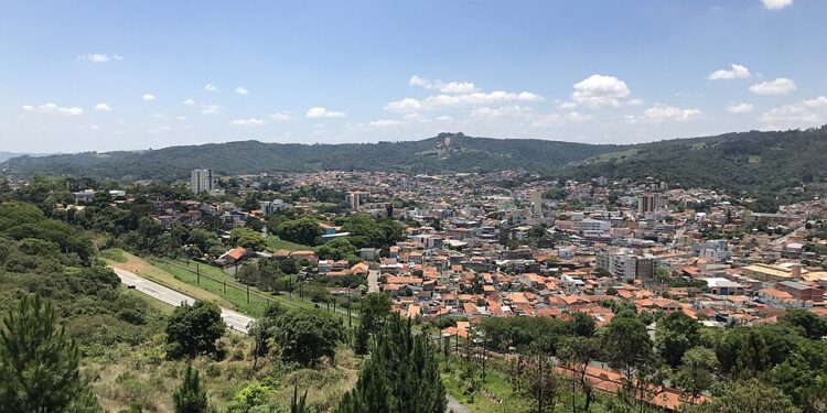 Opção ideal para casais que buscam descanso sem longas viagens. - Créditos: commons.wikimedia.org