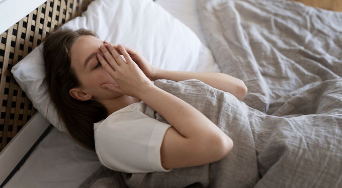 Acorda cansada? 7 possíveis causas e o que fazer para recuperar a disposição. Foto: FreePik