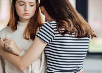 Por que algumas amizades cansam mais do que ajudam?