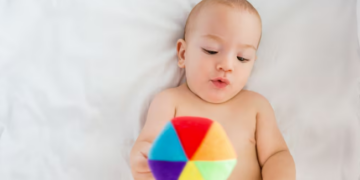 Bebê arco-íris. Foto: FreePik