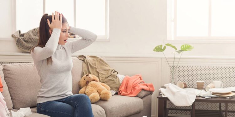 Excesso de tarefas diárias impacta diretamente a ordem da casa - Créditos: depositphotos.com / Milkos