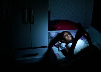 O erro comum no autocuidado noturno que deixa o corpo sempre cansado