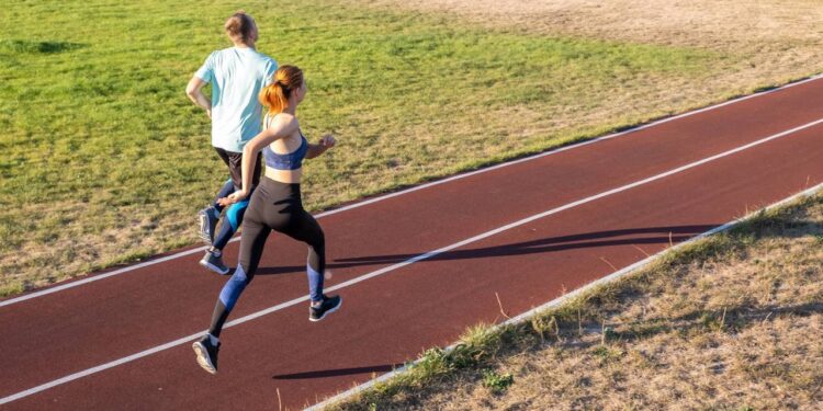 O que deve ser feito para adaptar a rotina de exercícios às altas temperaturas do verão