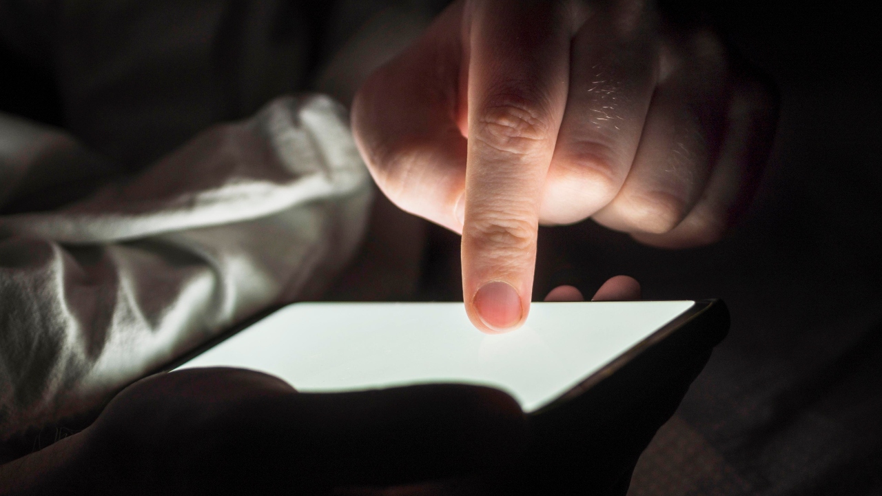 golpe do falso Brad Pitt