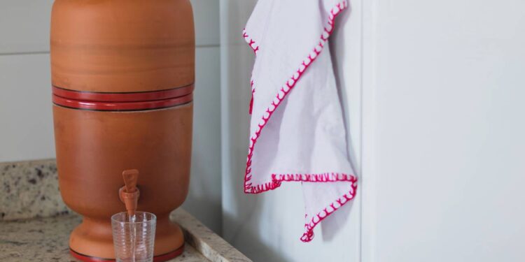 Como adquirir um filtro de barro pode fazer toda a diferença na sua hidratação