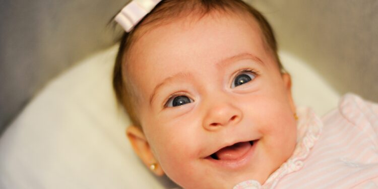 furar orelha do bebê