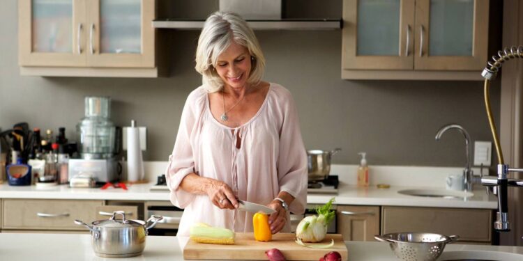 Truques de vó usados para deixar a cozinha cheirosa o dia todo
