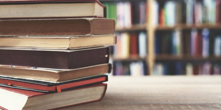 Quem é o famoso escritor americano que anunciou aposentadoria após revelar caso extraconjugal de 8 anos