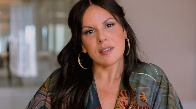 A escritora Mariah Morais acredita que a leitura pode transformar vidas, inclusive na prisão. Foto: Divulgação.