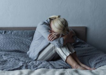 Menopausa pode afetar o cérebro e prejudicar a qualidade do sono, entenda mais sobre