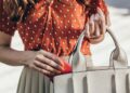 Bolsas e acessórios que fazem você se sentir poderosa