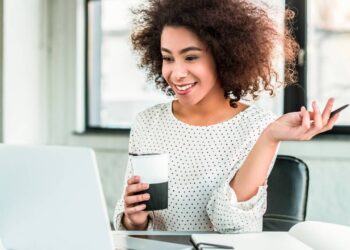 Esse período inicial sem compromissos definidos favorece a clareza emocional e abre espaço para escolhas mais conscientes ao longo do ano - Créditos: Nappy