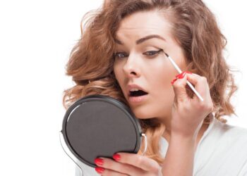 Dicas de maquiadores profissionais que podem te ajudar no dia a dia