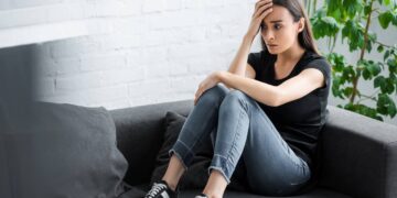 Comportamento emocional silencioso ligado à astrologia e autodefesa - Créditos: depositphotos.com / AndrewLozovyi