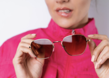 Óculos de sol falsificados podem prejudicar a visão. Foto: FreePik