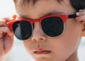 O que é a proteção UV dos óculos e os cuidados com os olhos tomar sol no verão