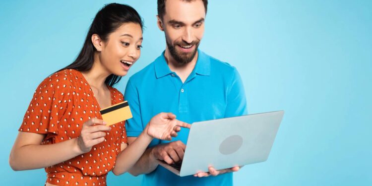 Sistema que permite comparar crédito, taxas e serviços sem trocar de banco - Créditos: depositphotos.com / IgorVetushko