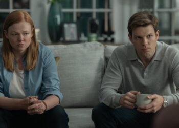 Cena da série All Her Fault mostra como a sobrecarga mental segue concentrada nas mulheres, mesmo quando o cuidado parece dividido - Crédito: Divulgação/ Amazon Prime Video