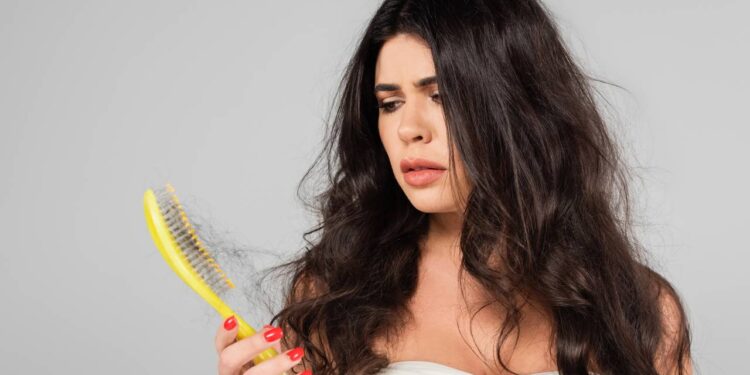 Evite a queda de cabelo e recupere o volume com estes quatro nutrientes fundamentais