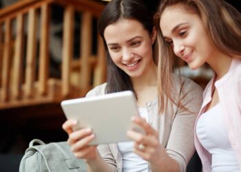 Ajustes simples nos posts que aumentam comentários sem depender de tendências - Créditos: depositphotos.com / pressmaster