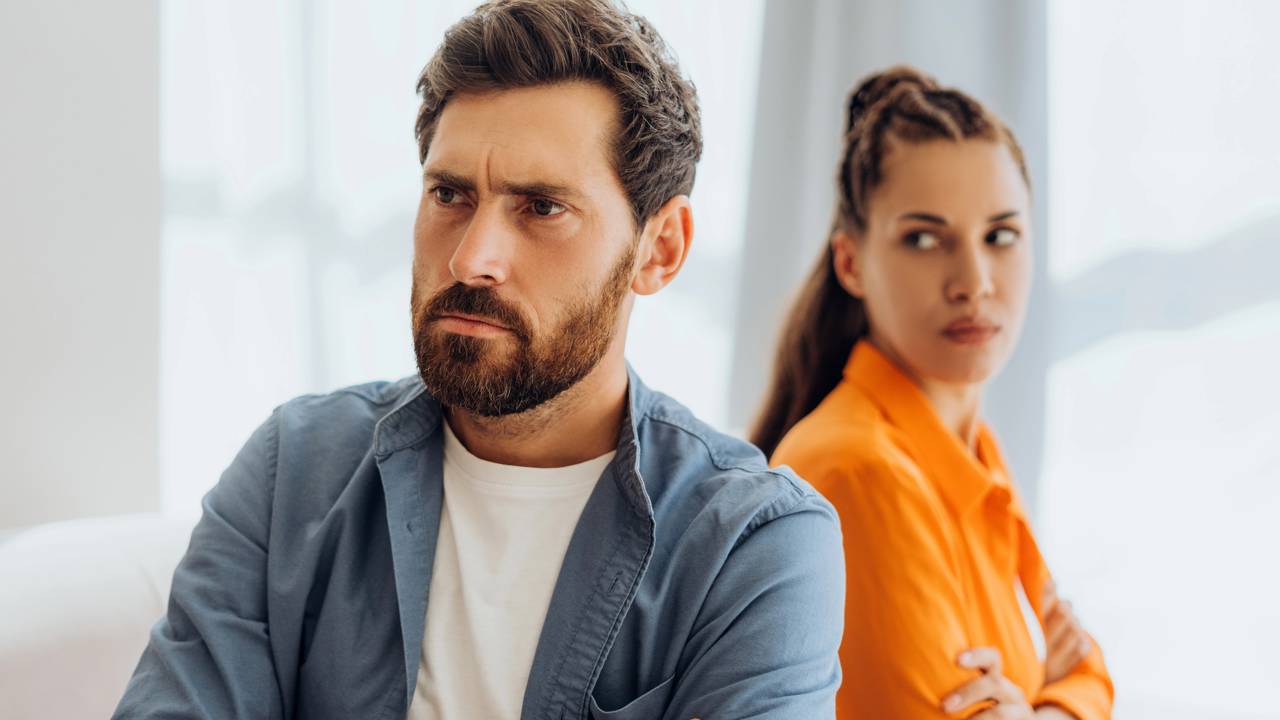 Por que tantas mulheres insistem em relações que machucam?