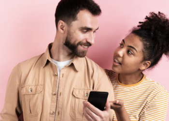 Relacionamento de app - conheça novos hábitos. Foto: FreePik