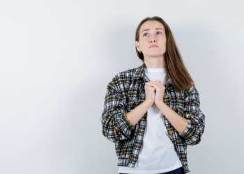 Geração Z está retornando à fé. Foto: FreePik