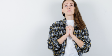 Geração Z está retornando à fé. Foto: FreePik