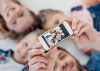 Você precisa entender o que é sharenting para não prejudicar seus filhos no futuro