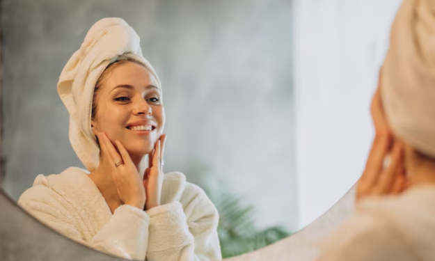 Skin fasting no TikTok: dar um tempo nos cosméticos pode ajudar ou prejudicar a pele no verão? Foto: FreePik