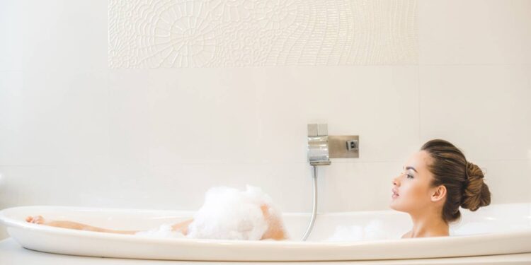 Como transformar banho em um momento de spa caseiro