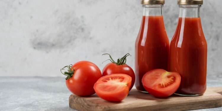 vidro no molho de tomate