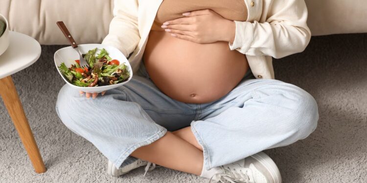 Como a alimentação da mãe interfere na genética do bebê durante a gestação