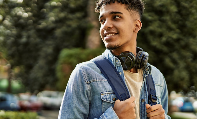 Adolescência pode ir até os 32 anos. Foto: FreePik