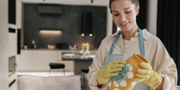 Mitos e verdades sobre uso de cloro na faxina. Foto: FreePik