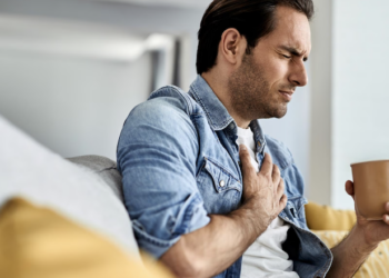 Homens podem ter problemas cardíacos 10 anos antes de mulheres. Foto: FreePik